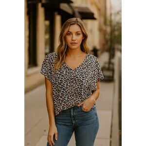 Haley Solar Leopard Print Box T Shirt Tee Top Blouse  Women's Size Medium